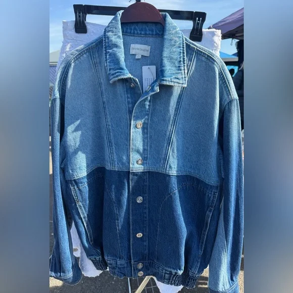 Favorite Daughter Two-Tone Blue Beacon Denim Jacket XS new - Picture 3 of 6